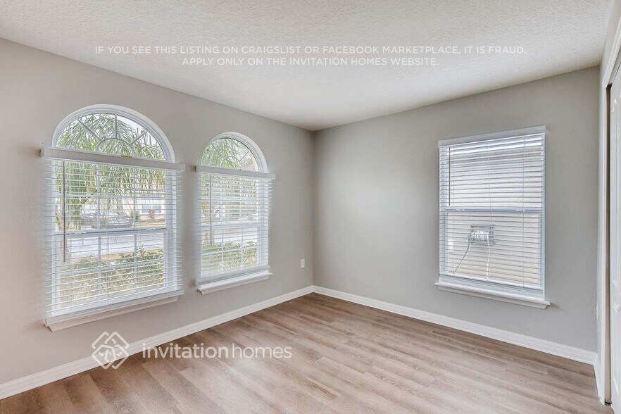 Building Photo - 2701 Dolfino Ct