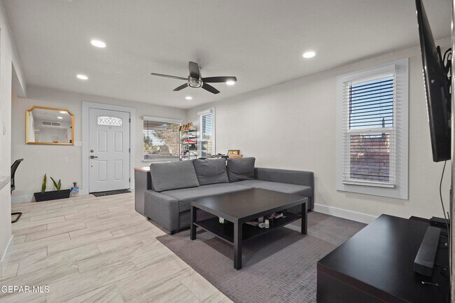 Building Photo - 10628 Springwood Dr