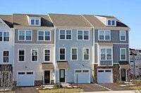 Building Photo - Pleasant Green Townhome Near Downtown Crozet