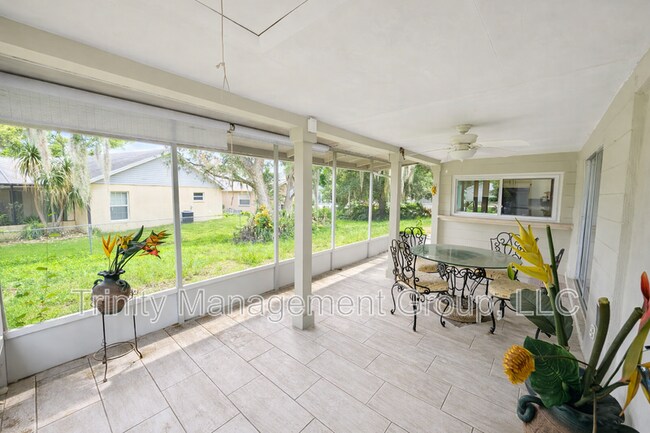 Building Photo - 8605 Wagon Wheel Ln