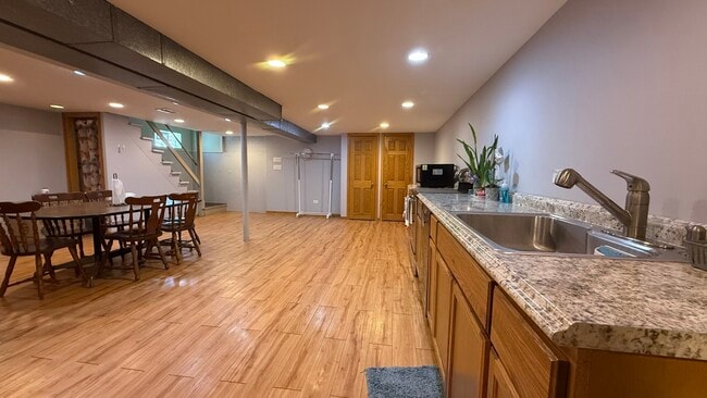 Building Photo - 8507 N Olcott Ave