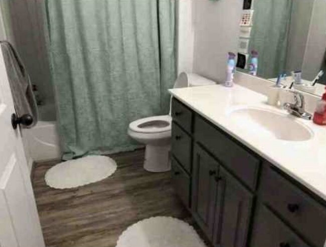 Building Photo - 467 S 2550 W