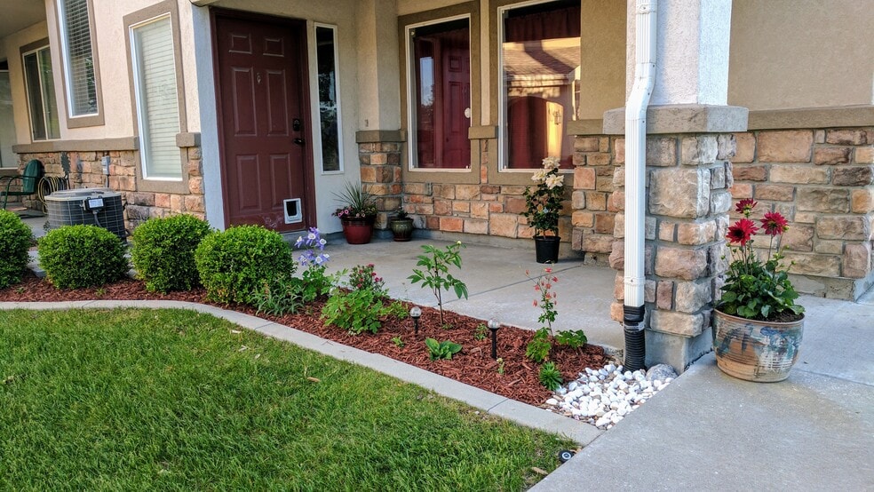 Building Photo - 3953 W Watkins Way