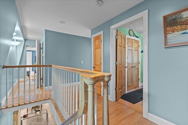 Building Photo - Well-Cared for historic beauty in private setting tucked in the Hill Section