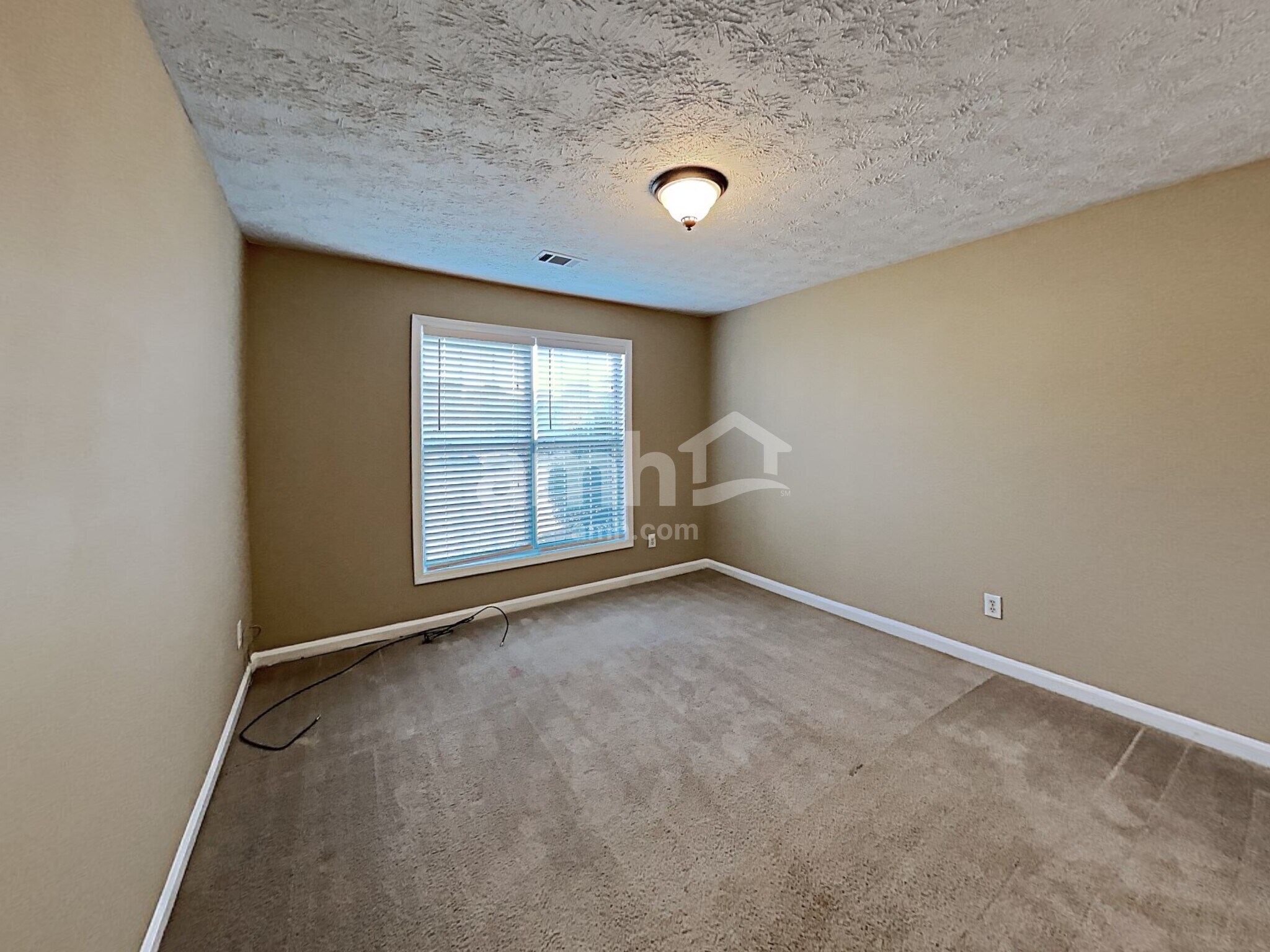 Building Photo - 1545 Maple Pointe Ct