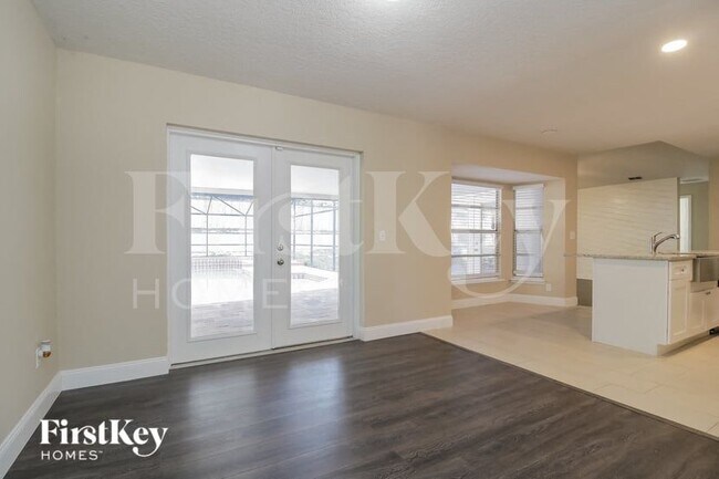 Building Photo - 8532 Park Highland Dr