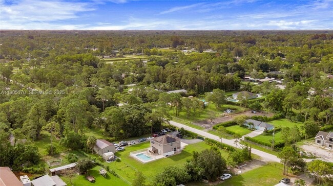 Building Photo - 17125 35th Pl N