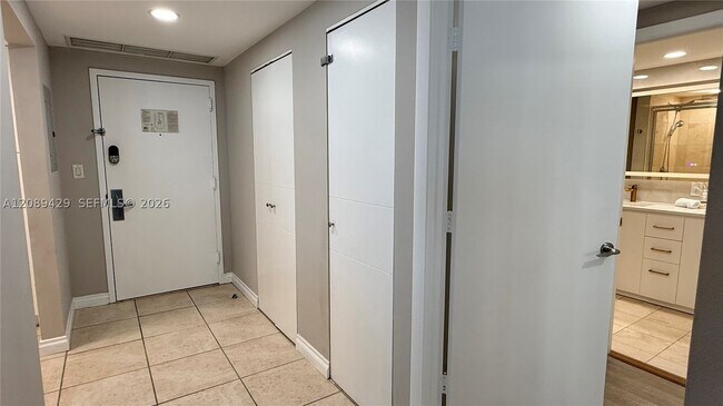 Building Photo - 17375 Collins Ave