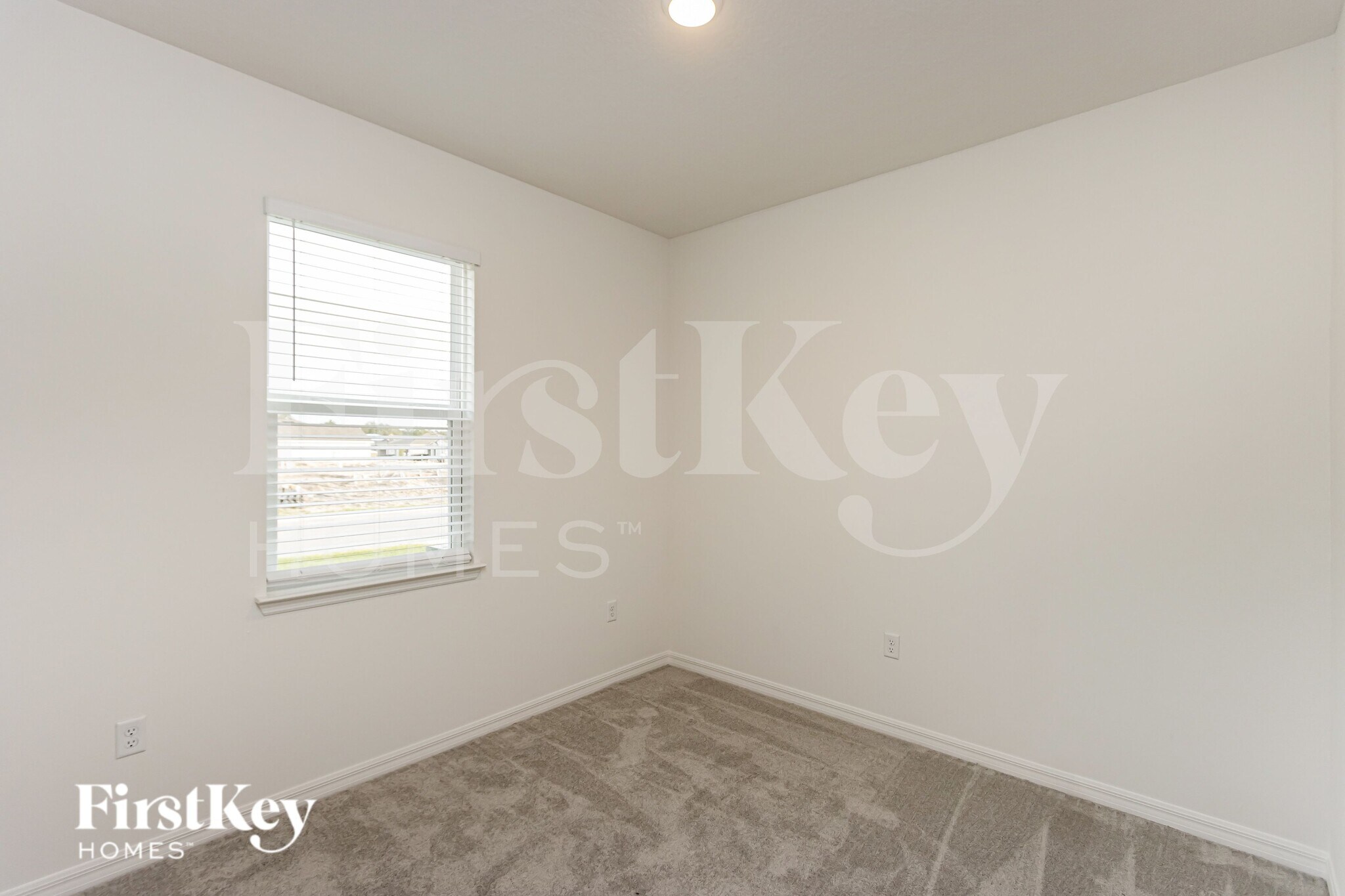 Building Photo - 588 Crown Rose Dr