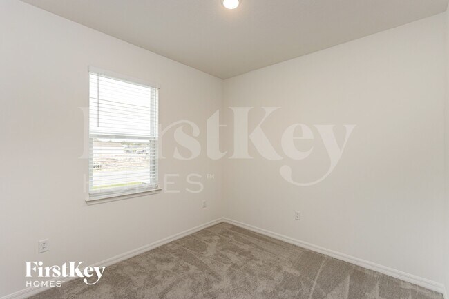 Building Photo - 588 Crown Rose Dr