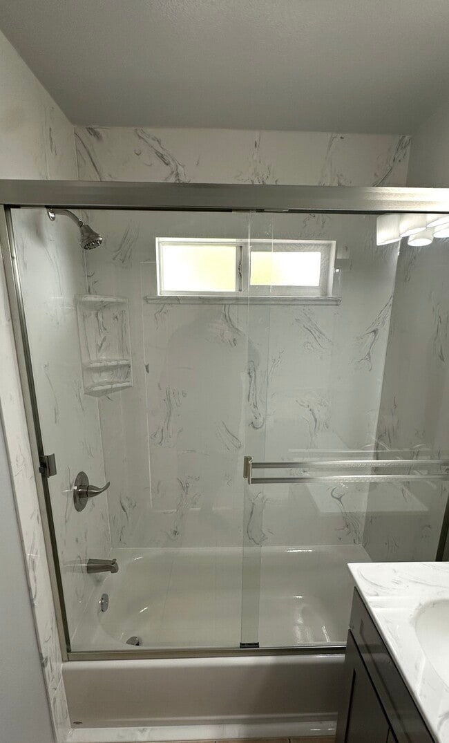 Building Photo - 2376 Forbes Ave