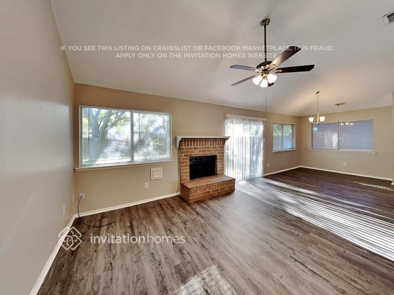 Building Photo - 4930 Vancouver Blvd