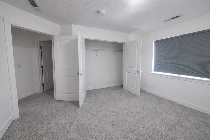 Building Photo - 4332 W Hemsley Ln