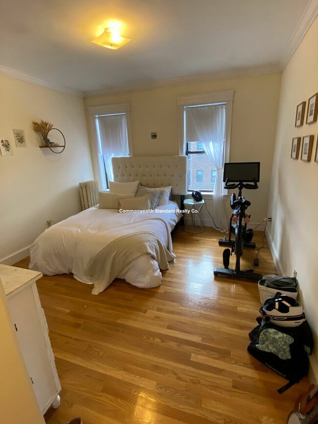 Building Photo - 76 Quint Ave