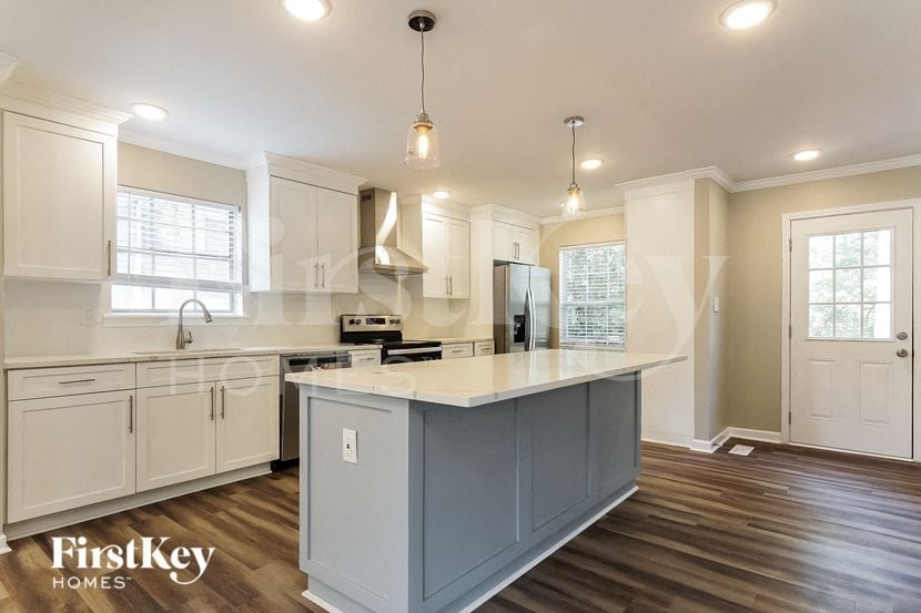 Building Photo - 601 Staffordshire Dr