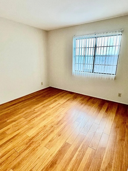 Building Photo - 625 E Palm Ave