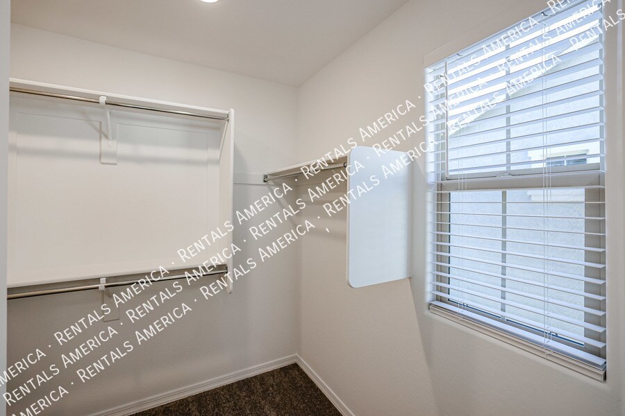 Building Photo - 25196 N 142nd Dr