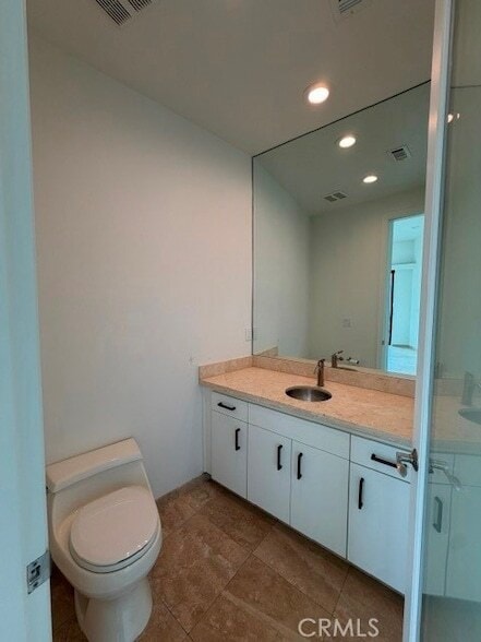 Building Photo - 648 Mystic View