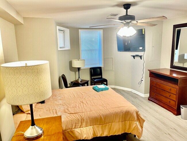 Building Photo - 121 New York Ave NW