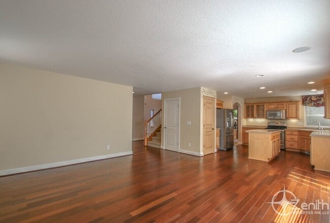 Building Photo - 2903 NE 184th Ave