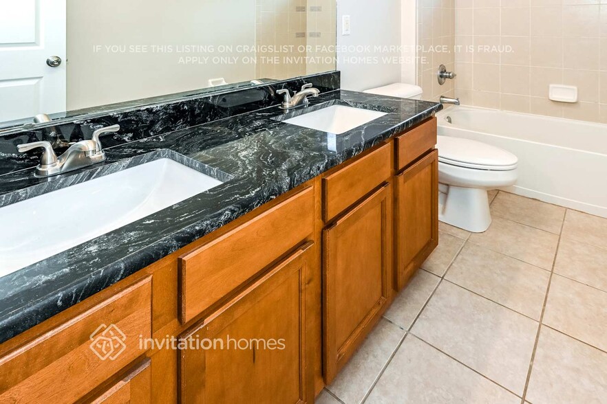 Building Photo - 14523 Falling Waters Dr