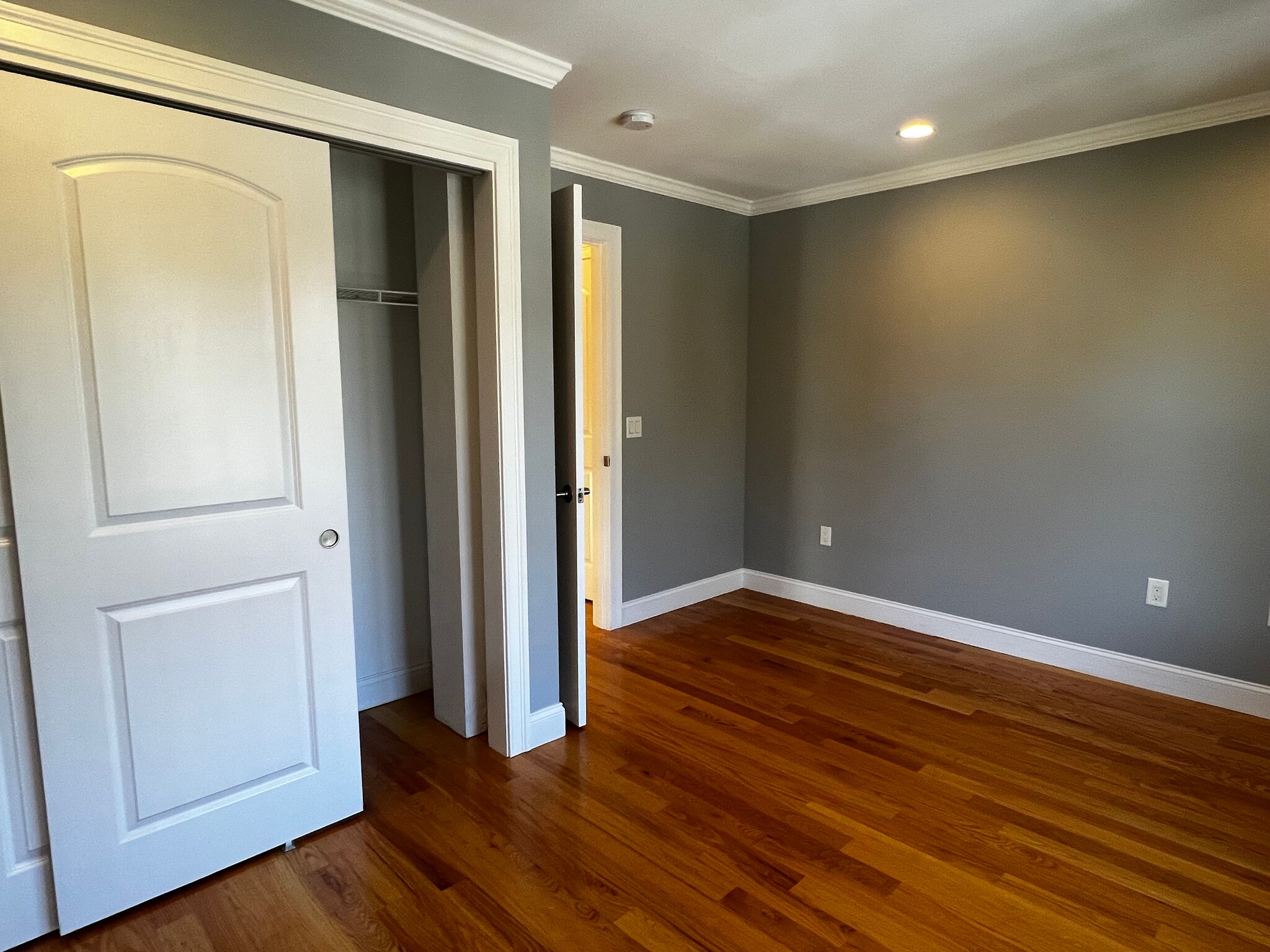 Building Photo - 54 Holton St