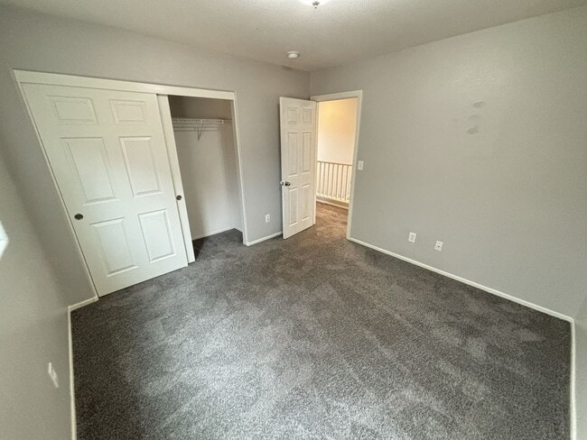 Building Photo - Gorgeous 3Bed/2.5Bath/2Car, 2-Story Home located in Spring Valley- $300 Off Move in Fees!