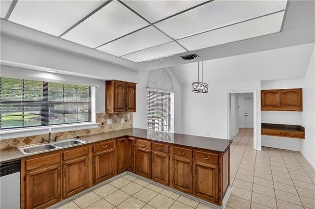 Building Photo - 401 Starling Dr