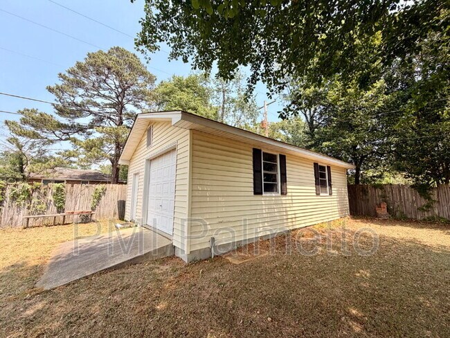 Building Photo - 1727 Sandra Dr