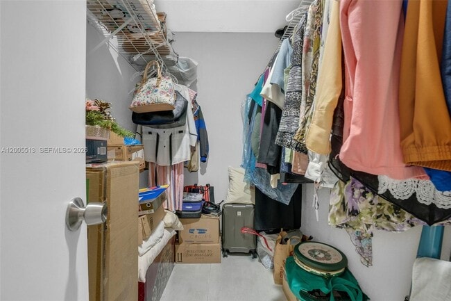 Building Photo - 862 W 79th St