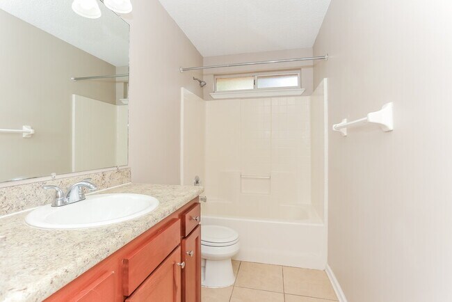 Building Photo - 11321 Hartland Rd