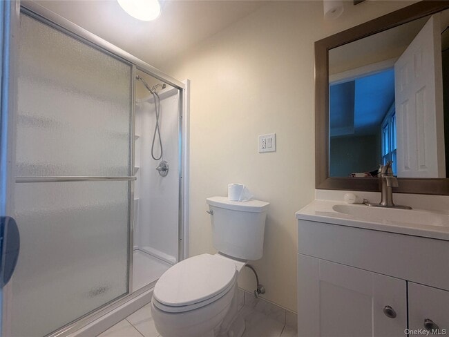 Building Photo - 72 Greenway Terrace