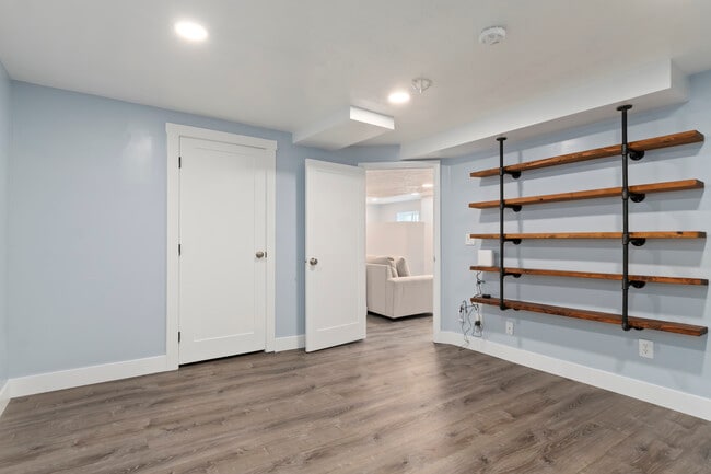 Building Photo - 1638 S