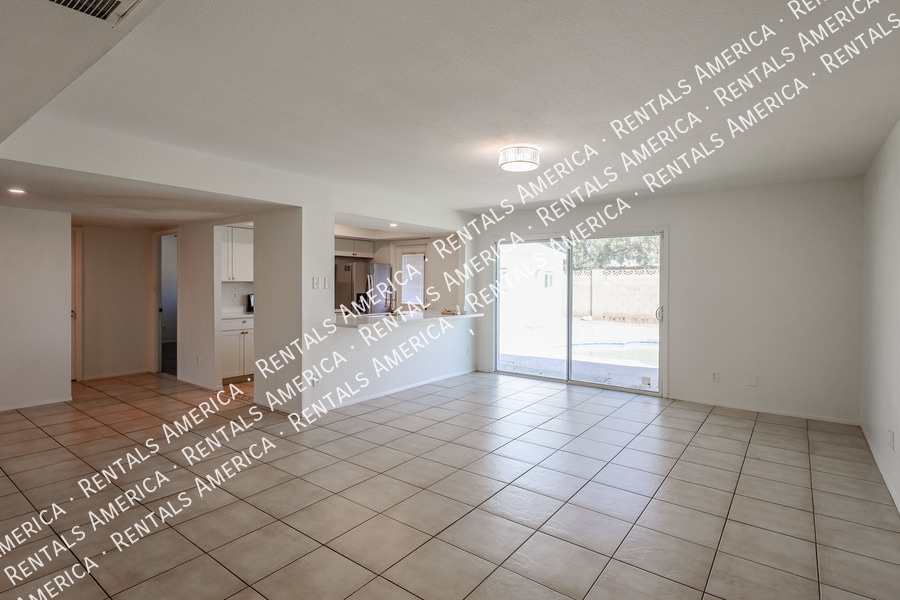 Building Photo - 5214 W Redfield Rd