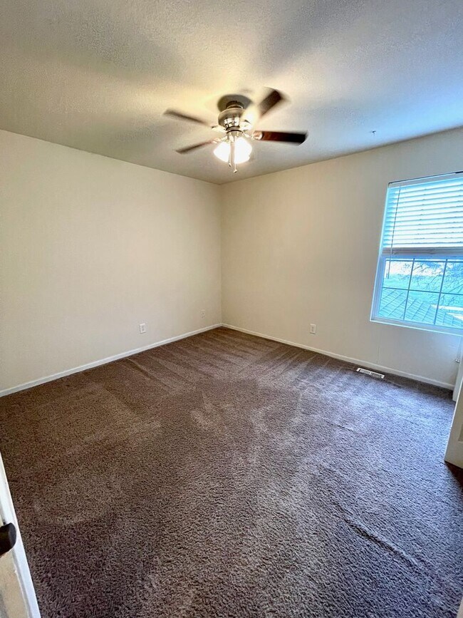Building Photo - 1413-1415-1415 Risen Star Ct