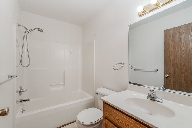 Building Photo - 2413 Morning Dawn Dr