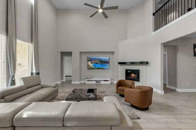 Building Photo - 1569 Sunrise Gables Dr