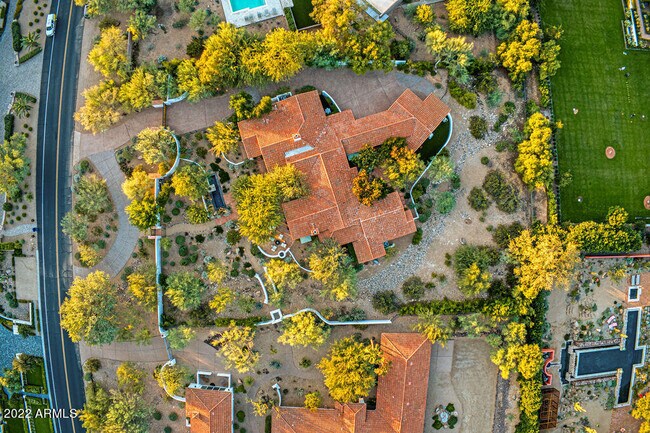 Building Photo - 6723 N Desert Fairways Dr