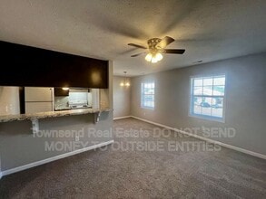 Building Photo - 1425D Ireland Dr