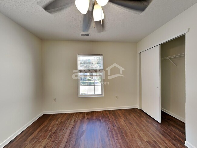 Building Photo - 4426 Red Hook Rd