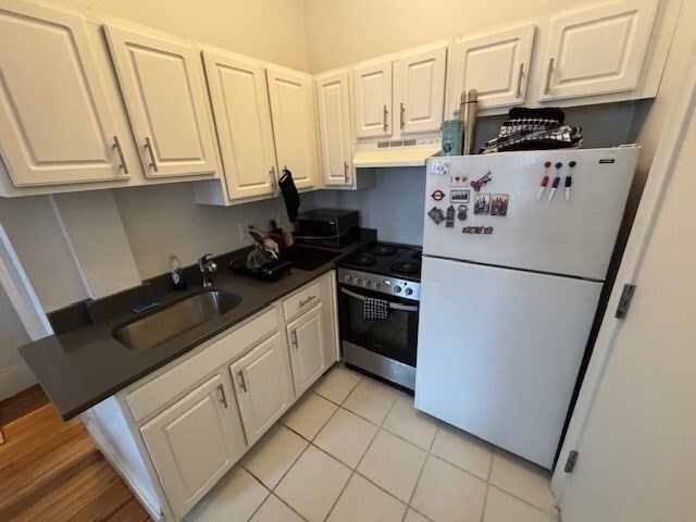 Building Photo - 2 Wellington St