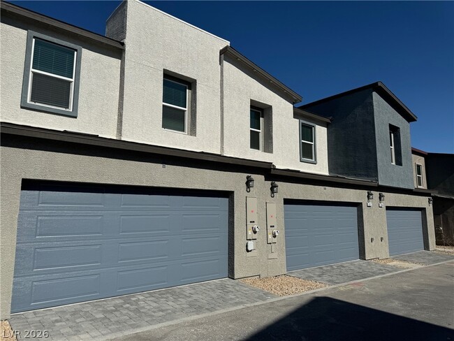 Building Photo - 5012 Apple Mesa Ave