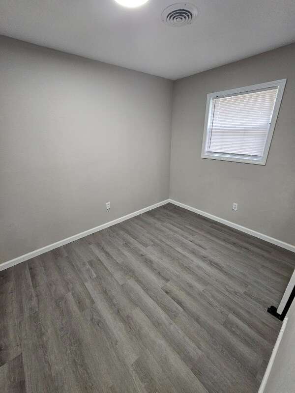 Building Photo - 3737 N Garrison Ave