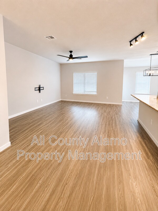 Building Photo - 10542 Francisco Way