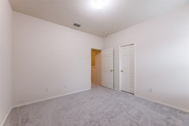 Building Photo - 8417 Robertson Dr