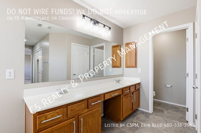 Building Photo - 17335 W Woodlands Ave