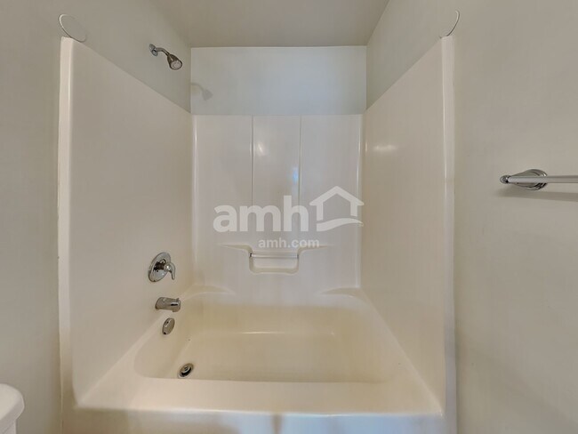 Building Photo - 304 Trout Valley Rd