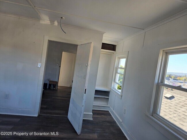 Building Photo - 536 Alder St