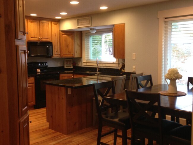 Building Photo - Large Family Lehi Home available now!