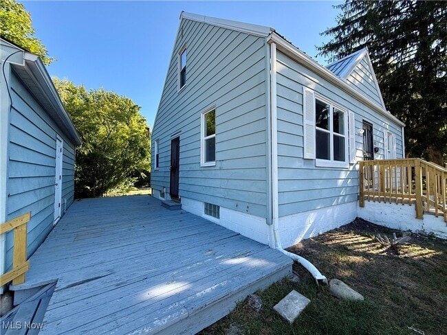 Building Photo - 1288 Hartford Ave